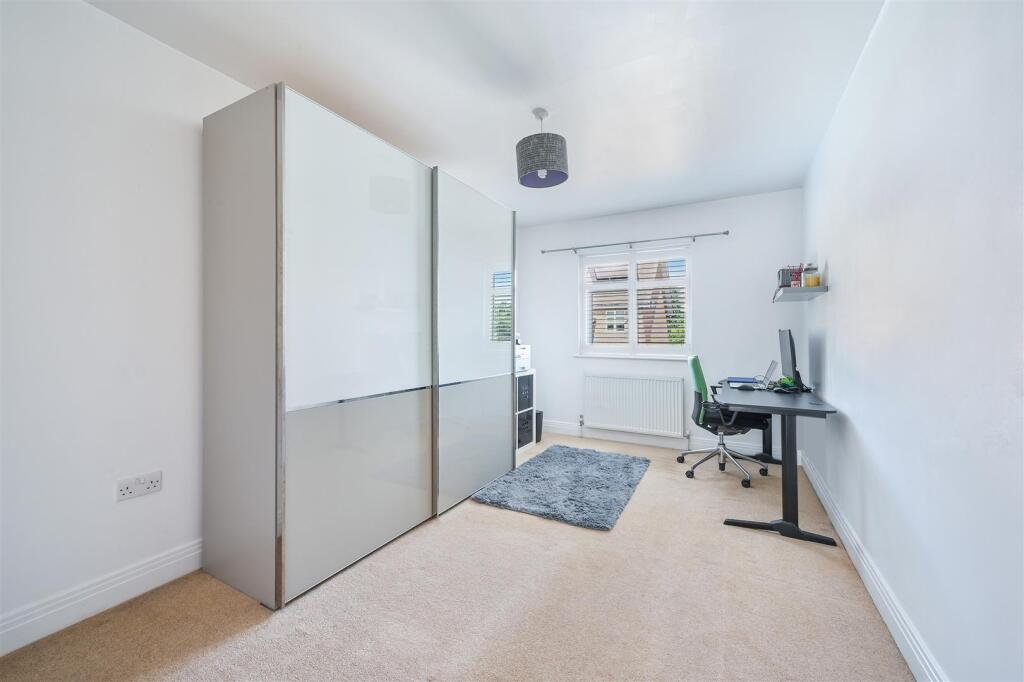 BYWOOD CLOSE, 4- (19).jpg