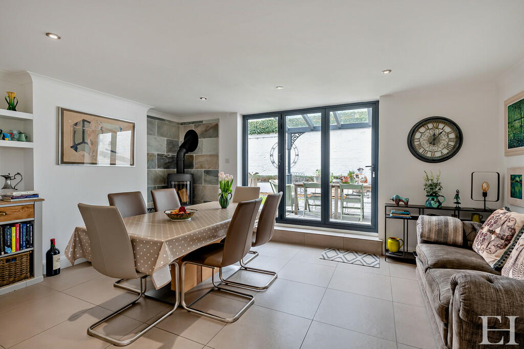 8590702-interiorw...