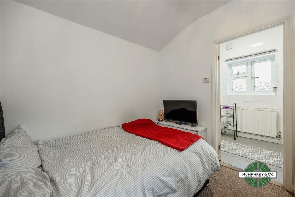 2   Brookdale Road -004.jpg