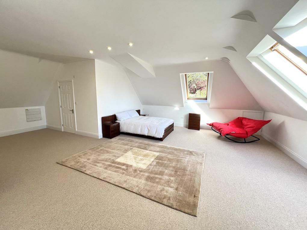Guest bedroom