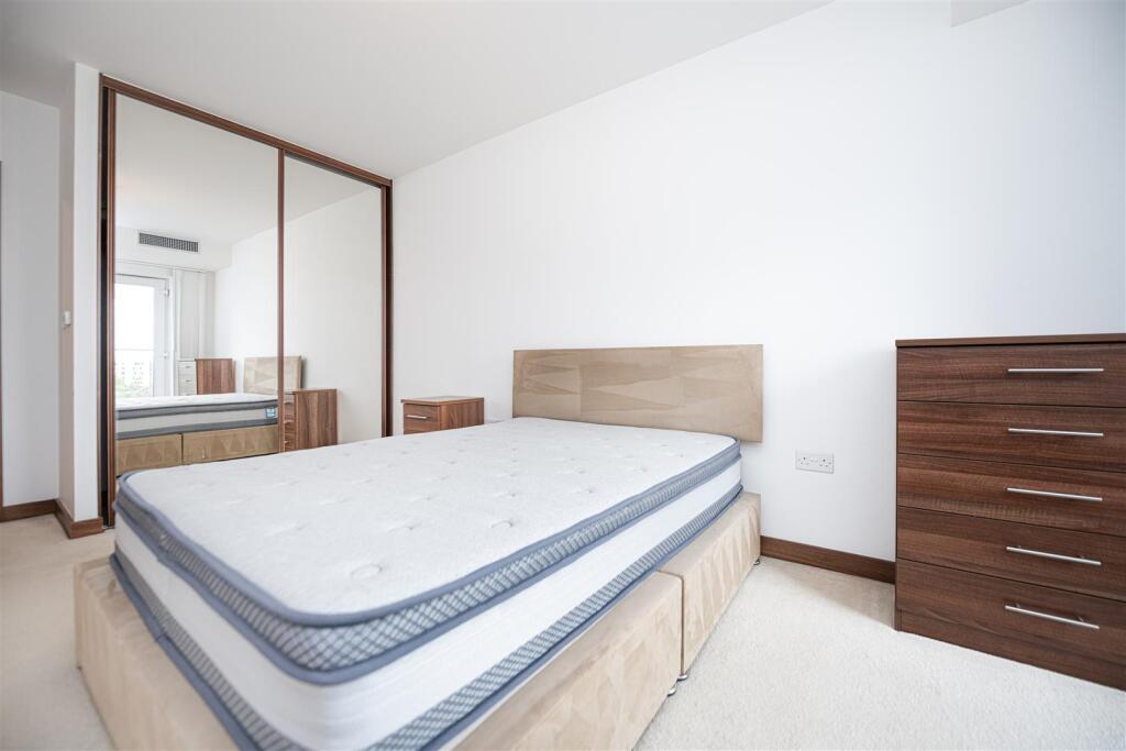 Bedroom   .jpg