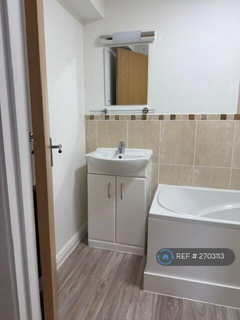 Bathroom 2nd Photo