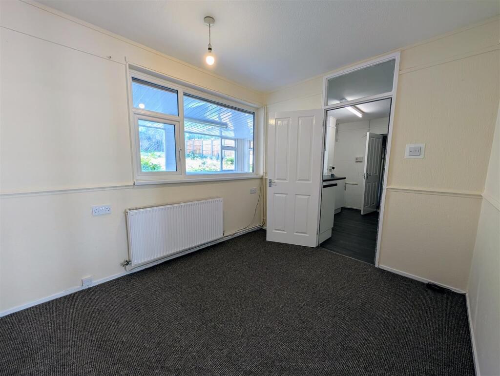 dining room 1.jpg