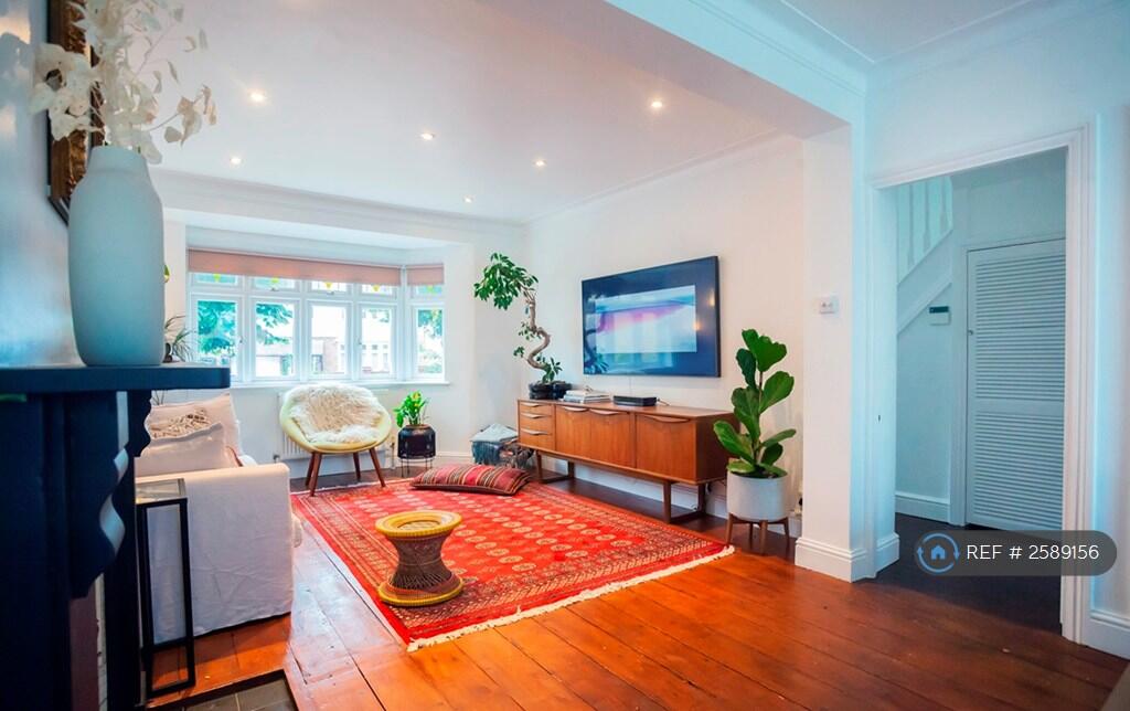 Living Room: Expansive, Airy, And Inviting Space