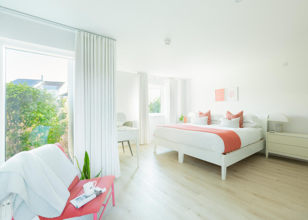 67d983102d47d_St Moritz 1-6