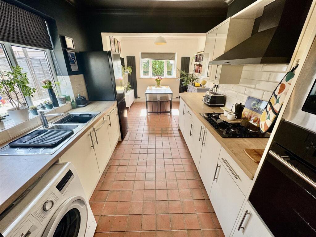 KITCHEN &amp; DINING ROOM