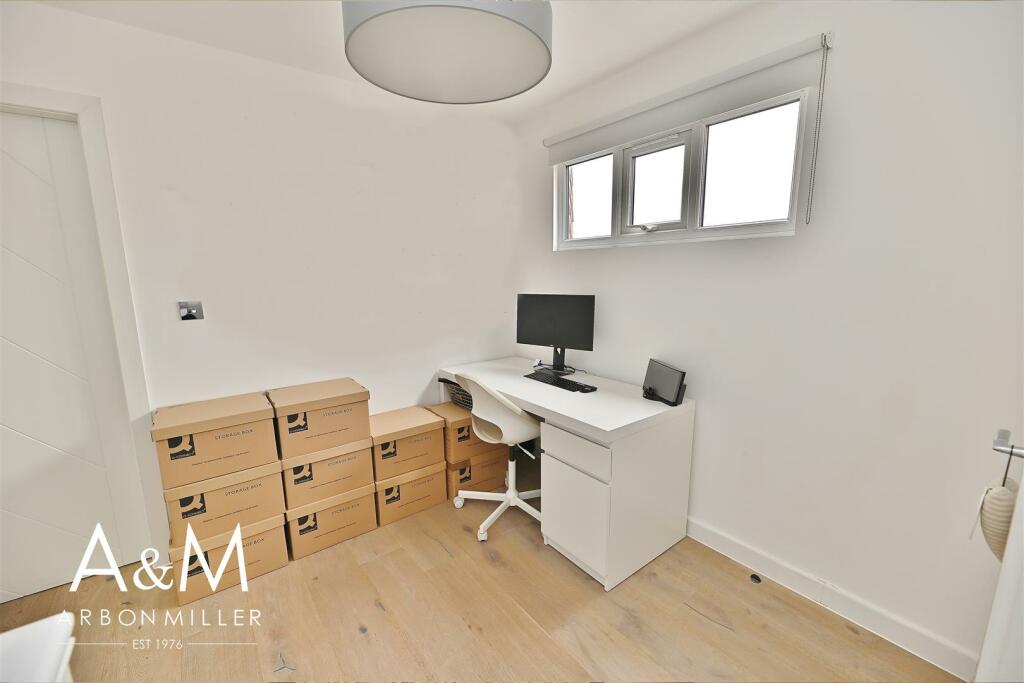 LANDING/ OFFICE AREA