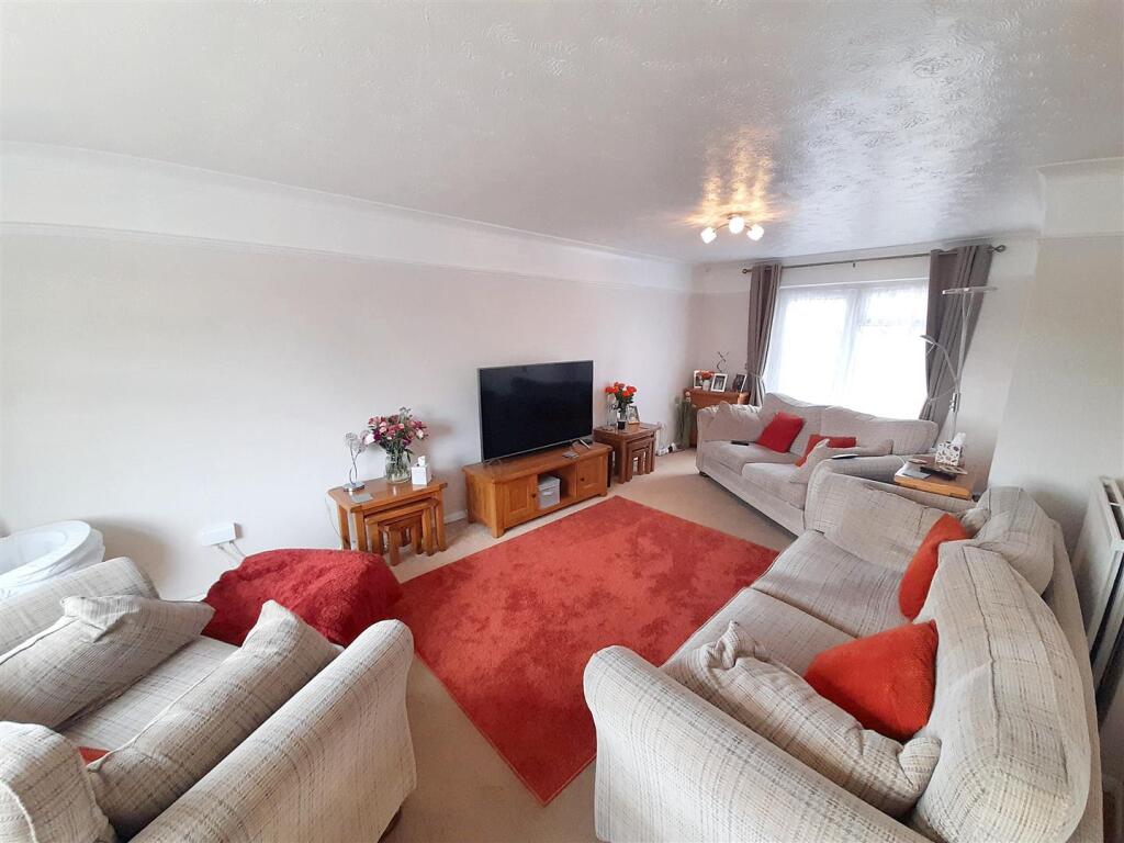 Living room new.jpg