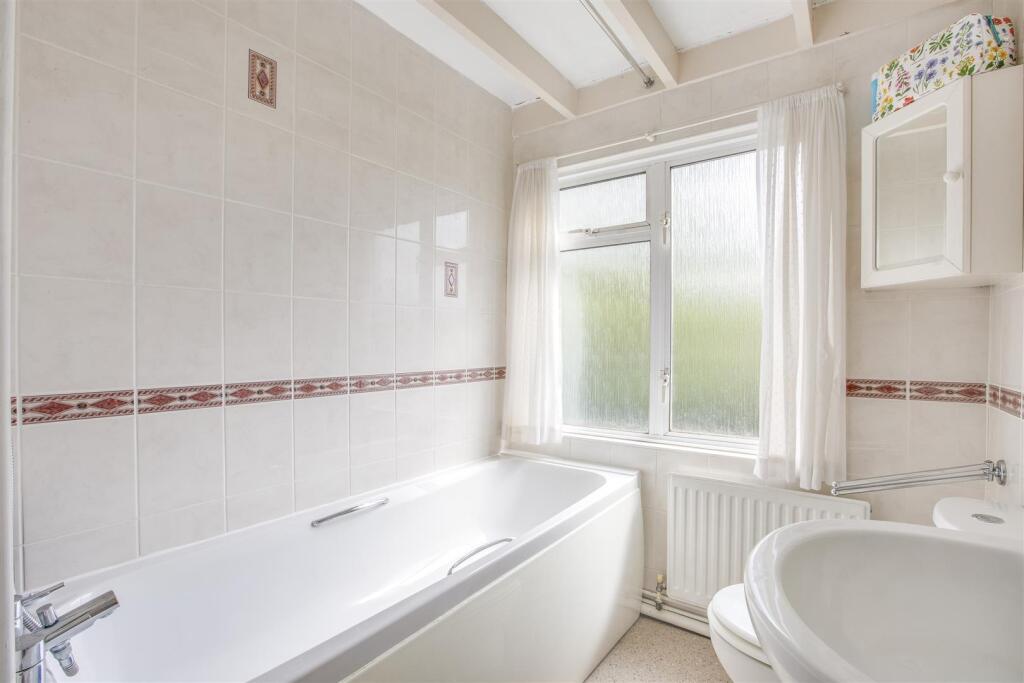 4 Park Lane, HP15 7HY-4.jpg