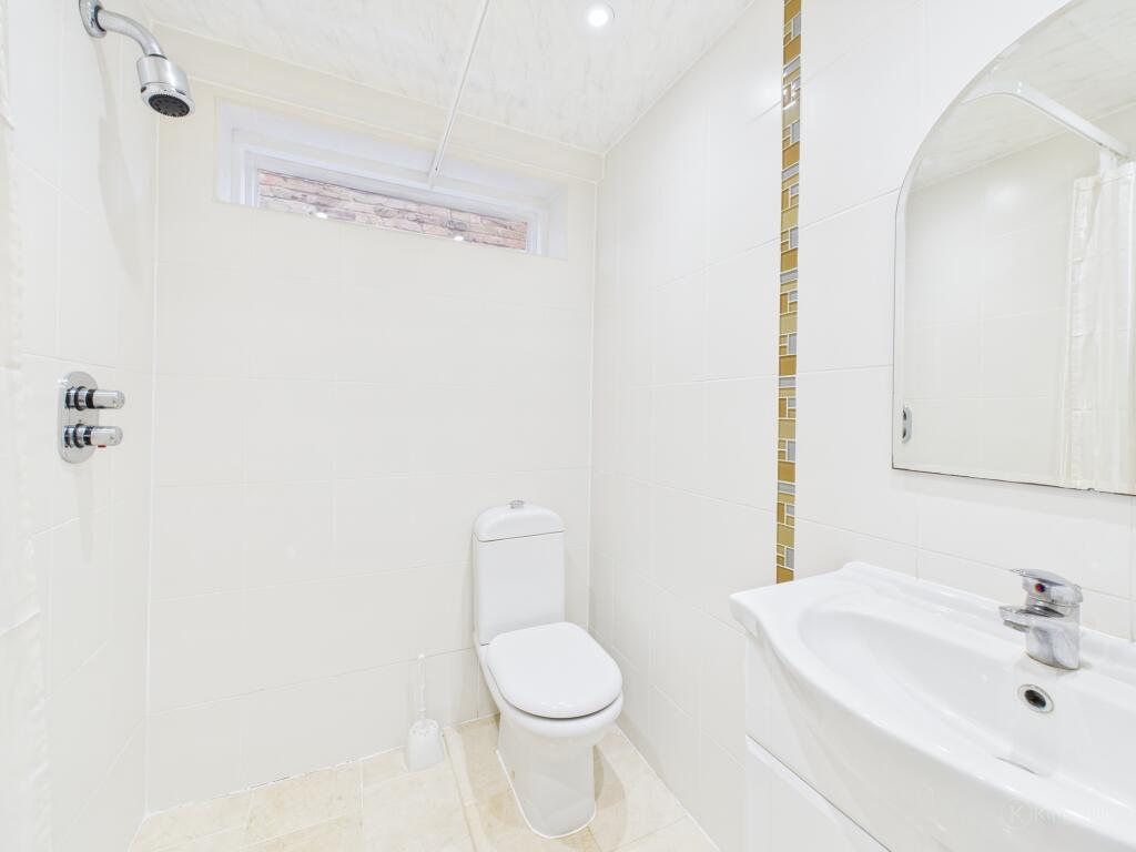 CAM02136G0-PR0375-STILL009