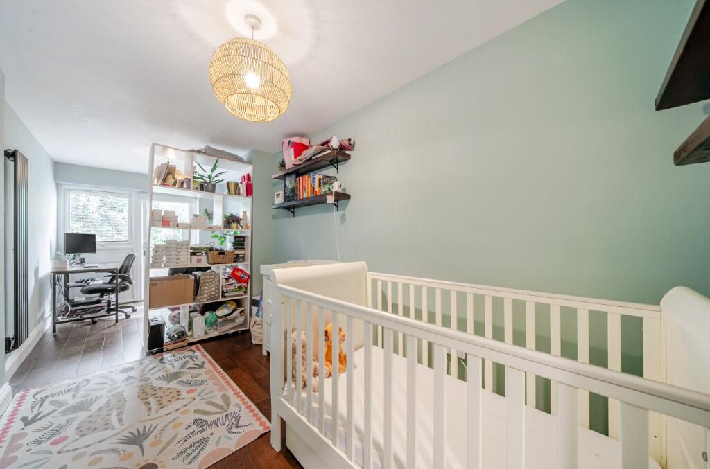 Hale End Road, London, IG8