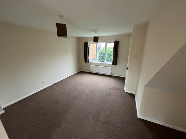75 Lentham living room.jpg