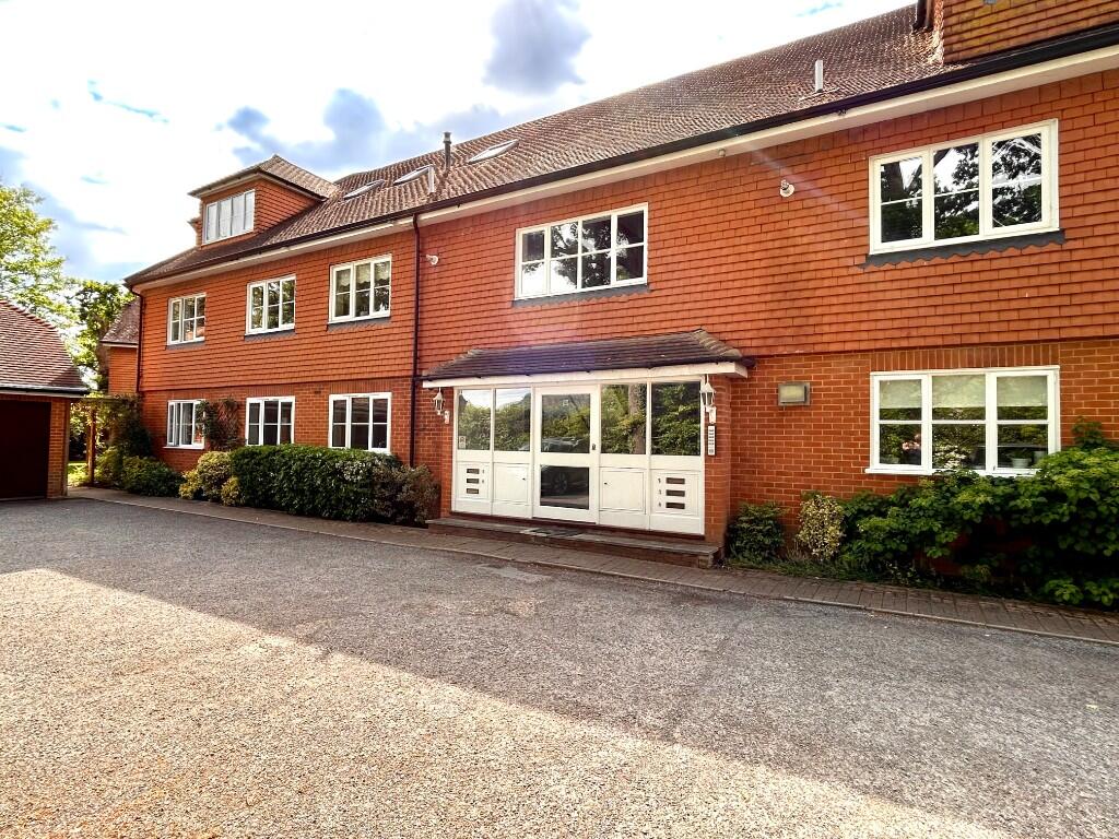 Leigh Corner, Cobham, Surrey, KT11