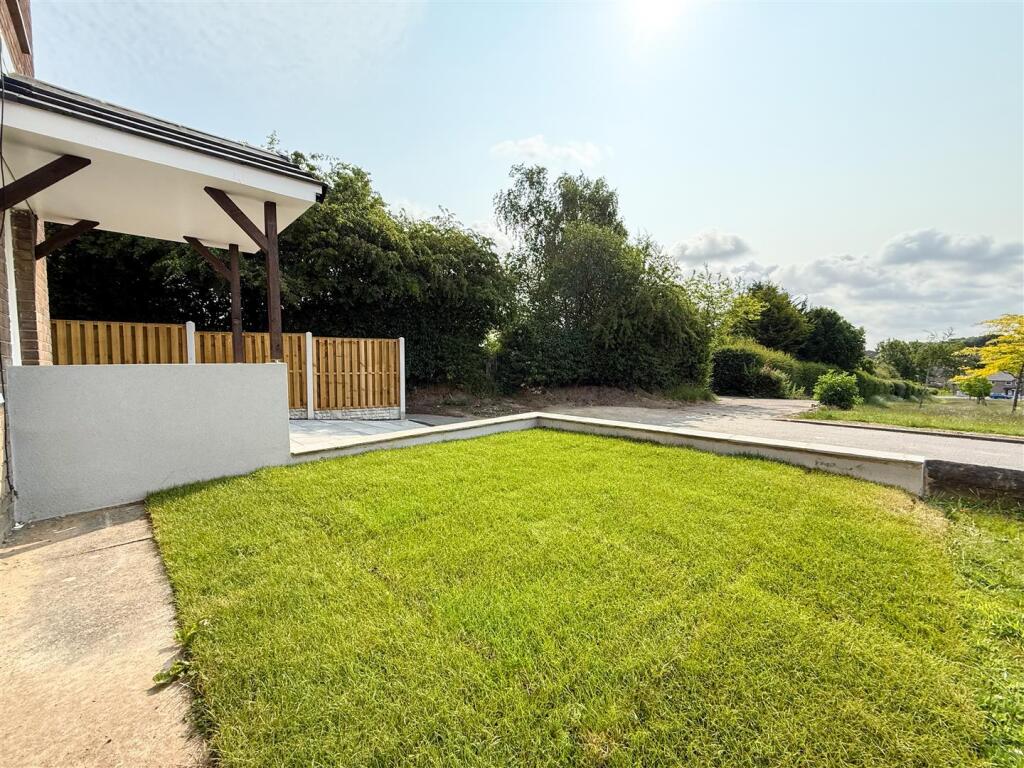 FRONT GARDEN