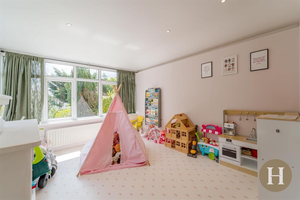 Hadleigh Estate Agents-9.jpg