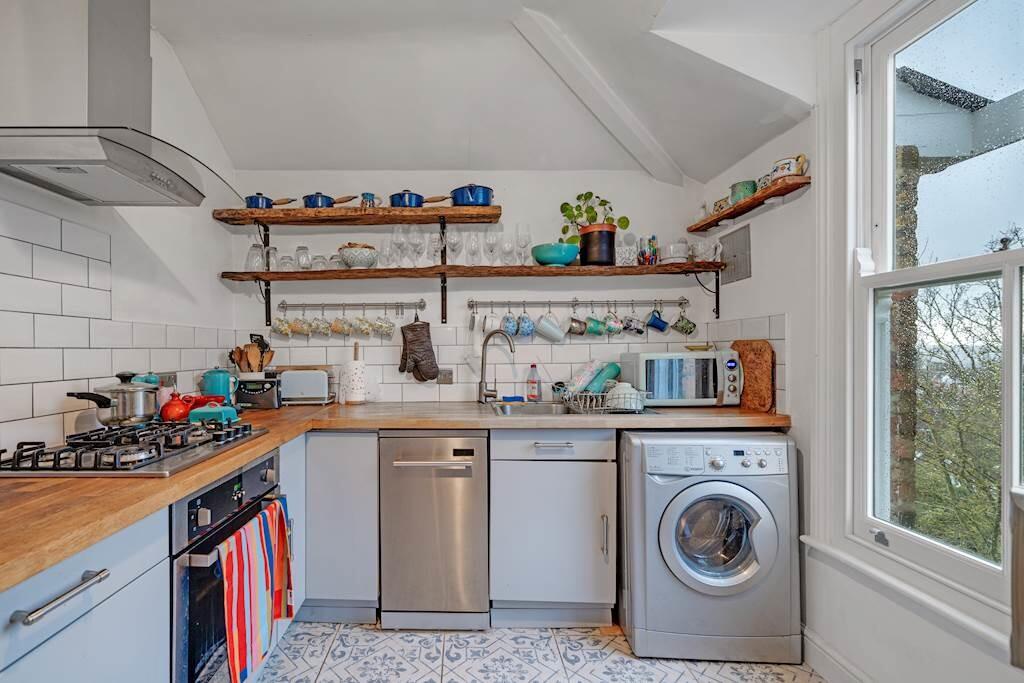 04-330f81983 - HG...