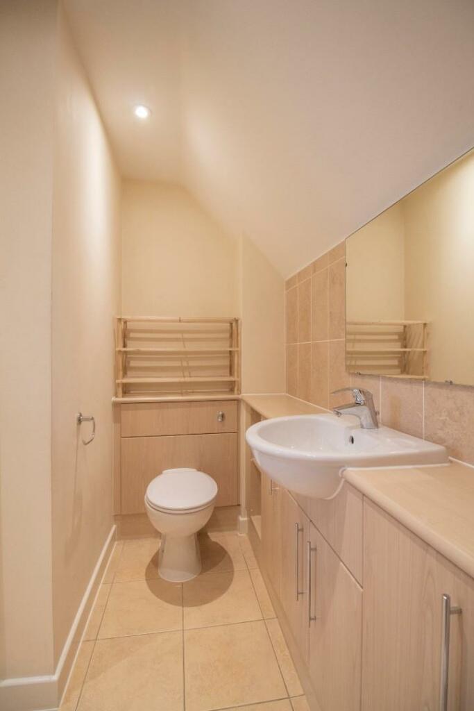 15 Walpole House [Bathroom] 02.jpg