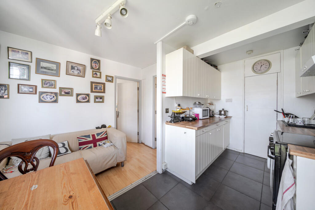 Kitchen/Reception