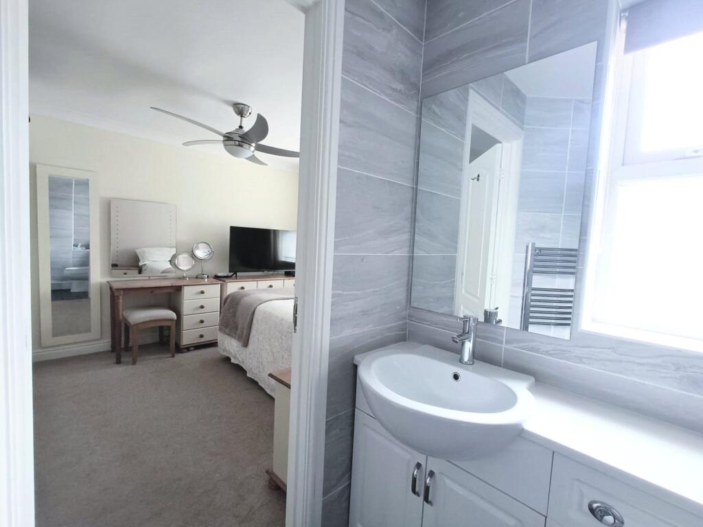 En Suite 2