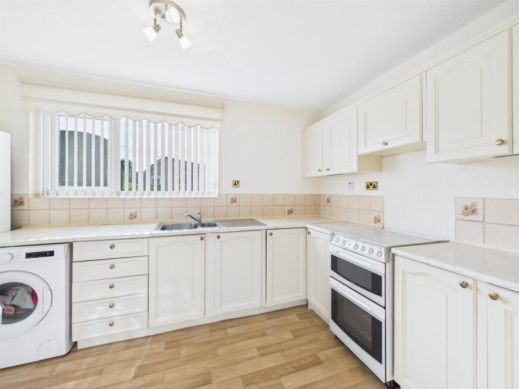 2 The Links Featherstone (8).jpg