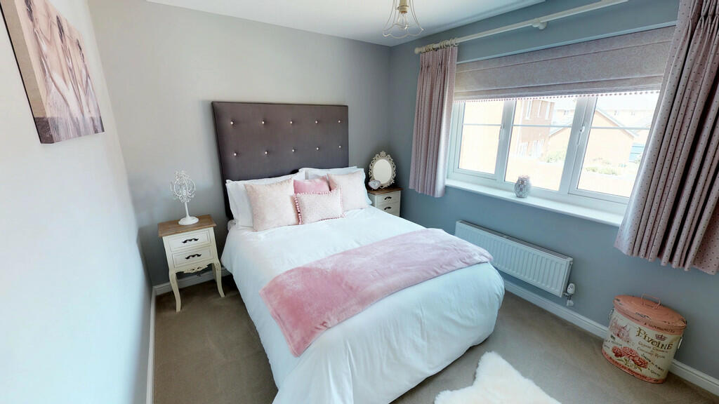 Llandow-4-bed-Bed...