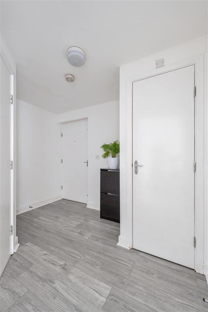 Lockwood Place E4