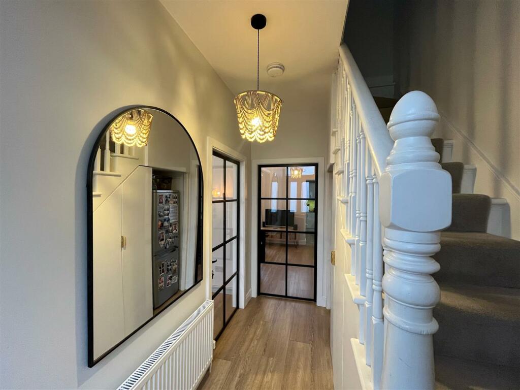 158 Green Wrythe hall.jpg