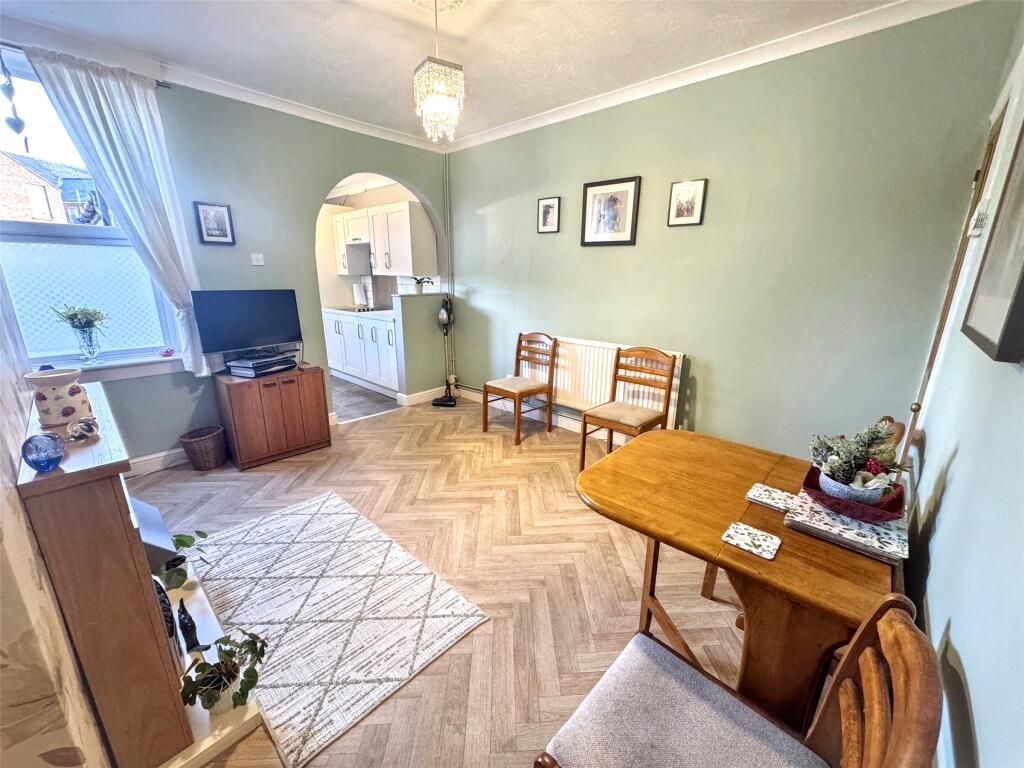 Sitting/Dining Room