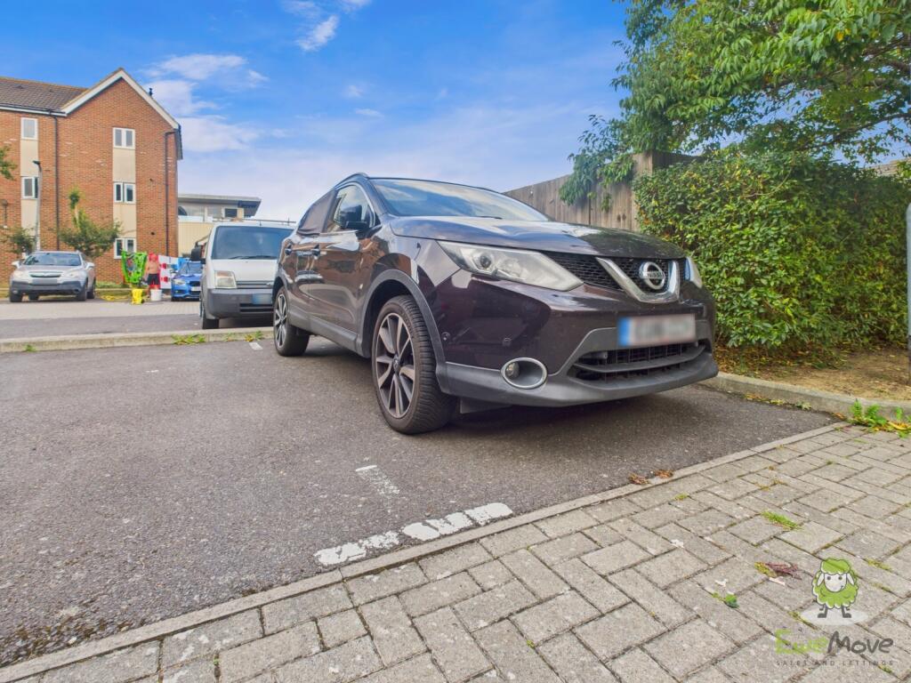 CAM01543G0-PR0151-STILL061