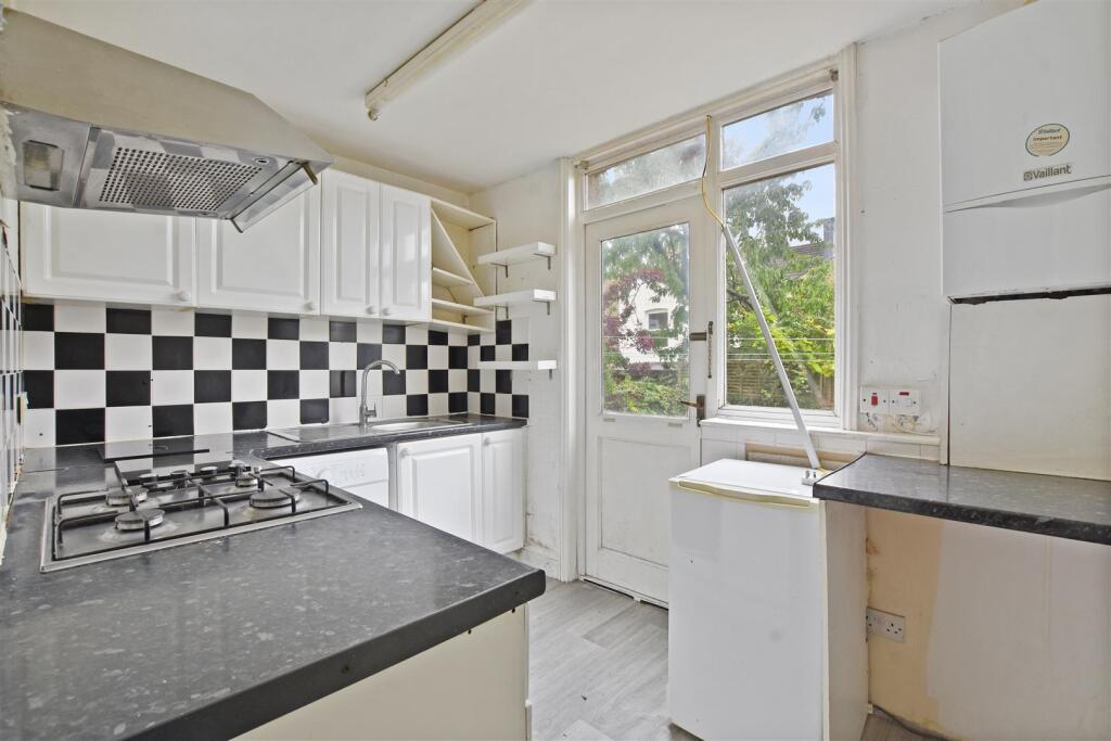 11-195cGCWT - GFF 121 Purves Road - Kitchen -Origi