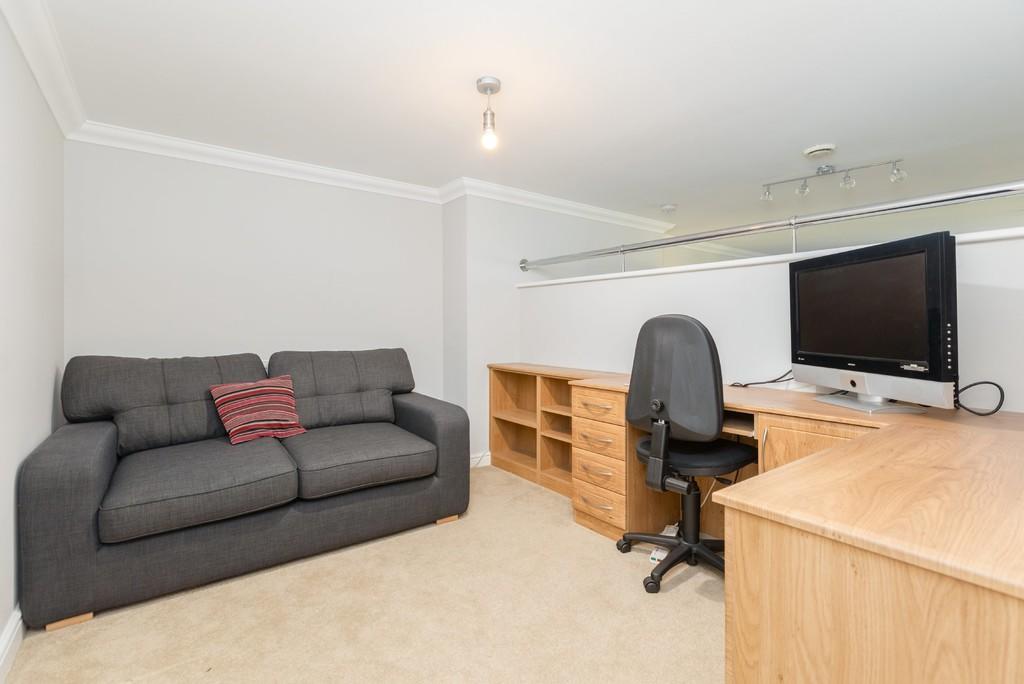 Bedroom 2/Office