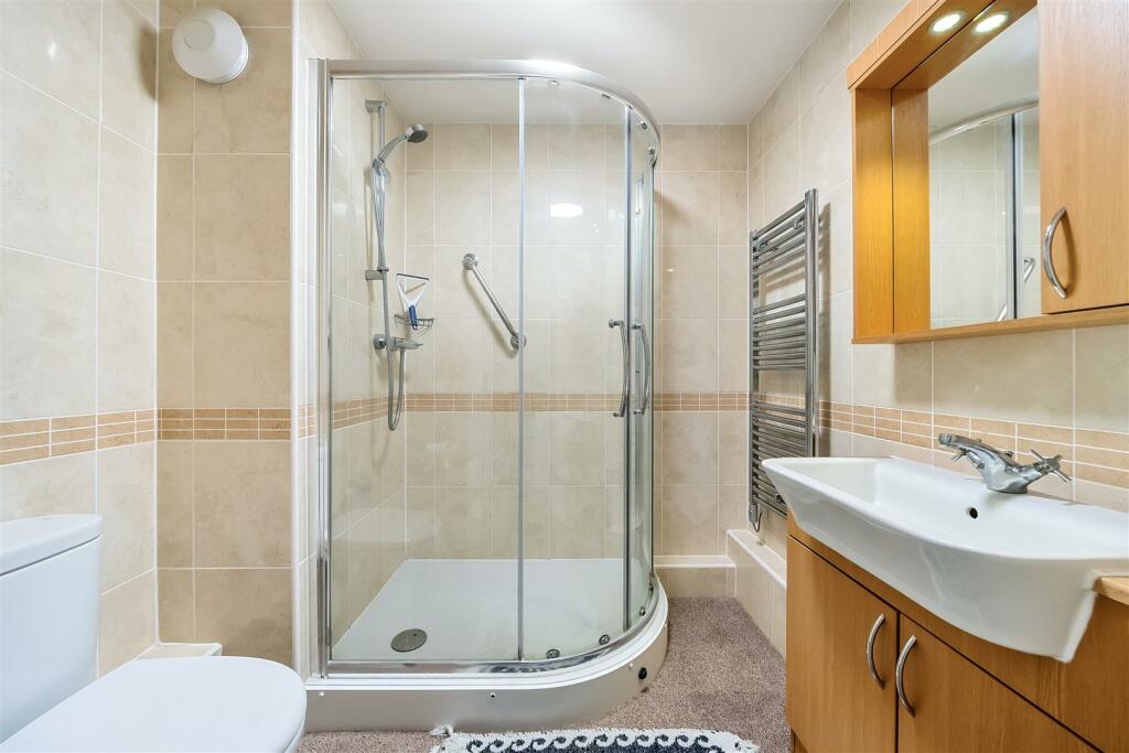 Shower Room.jpg