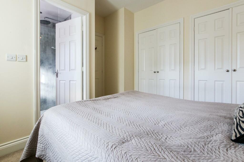 Master bedroom.jpg