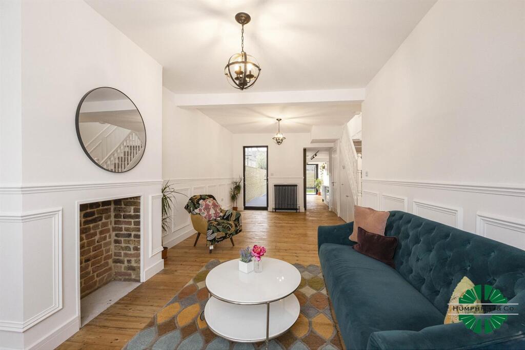 20 Aubrey Road -014-1800.jpg