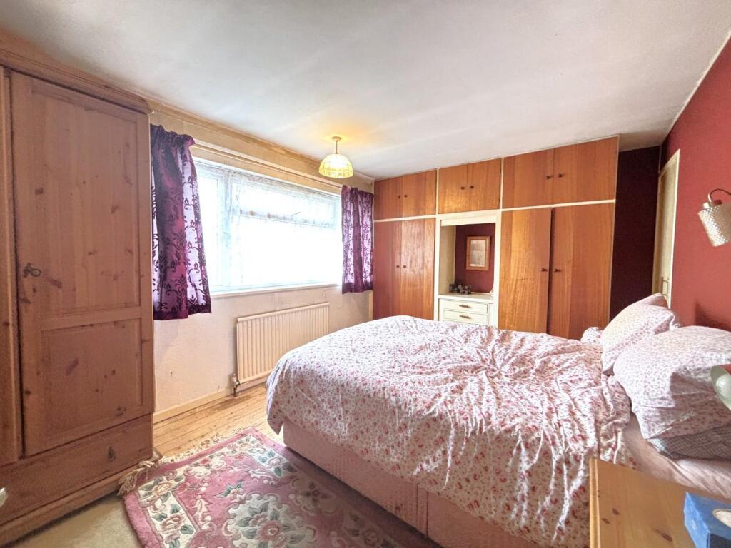 Bedroom 1_1.jpeg