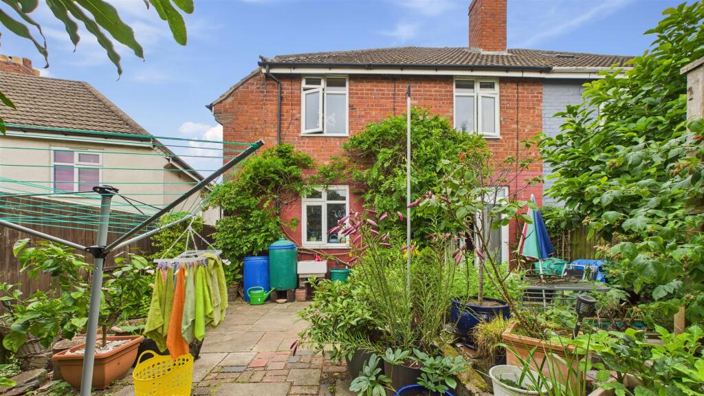 CAM05101G0-PR0052-STILL025.jpg