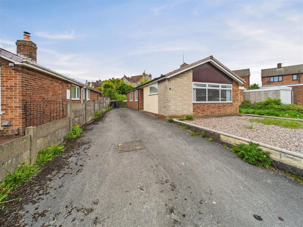 ADDITIONAL OUTSIDE PHOTOS