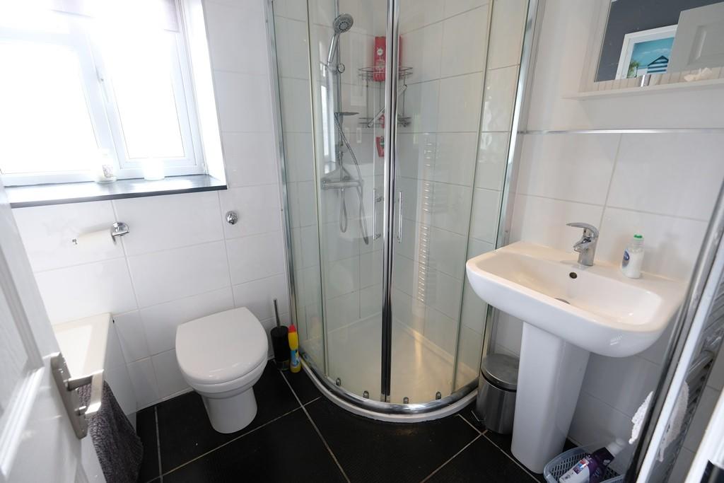 BATH/SHOWER ROOM