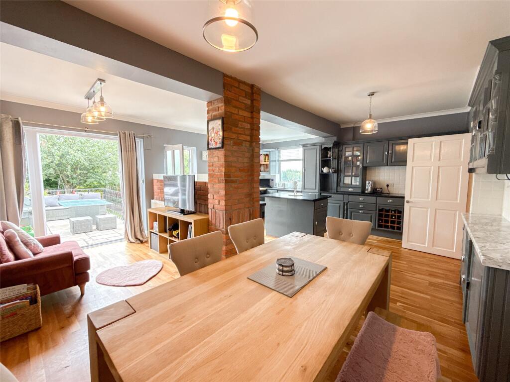 Kitchen/Diner/Family