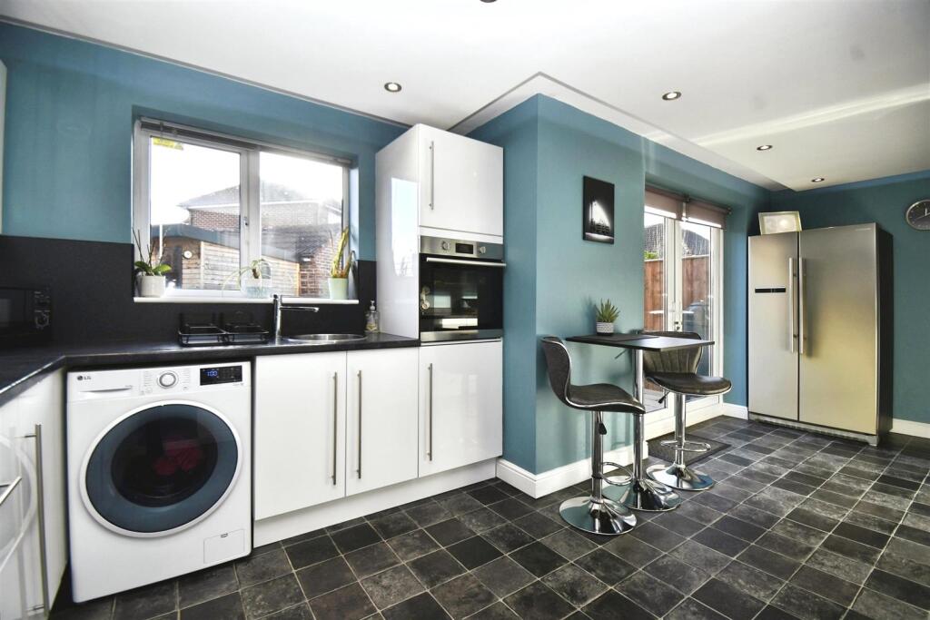 Modern Fitted Kitchen