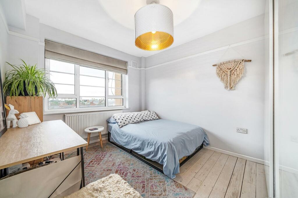 Bedroom (2).JPG