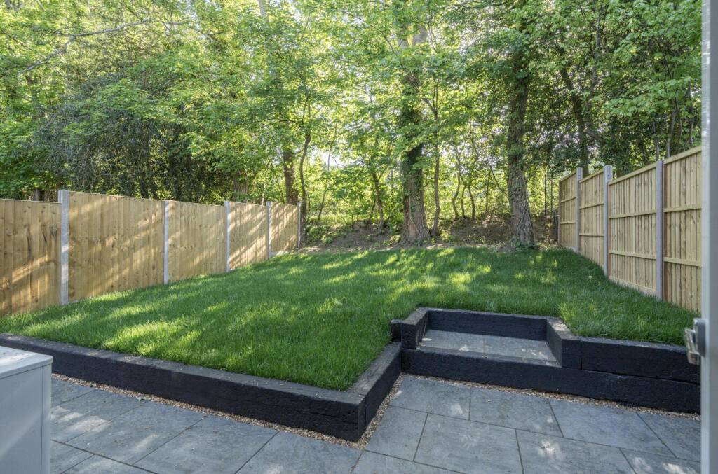 10-6819dfdd5e95d-...