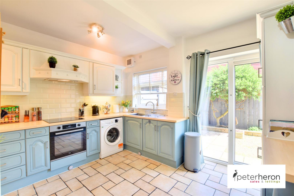 Breakfasting Kitchen