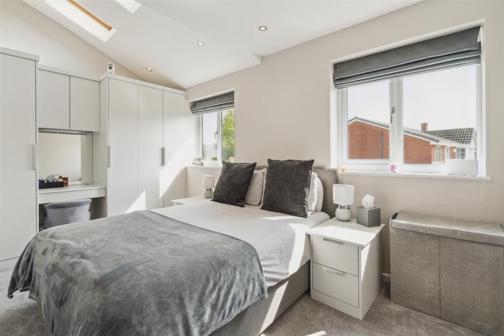 21 Charlesworth Avenue_7.jpg