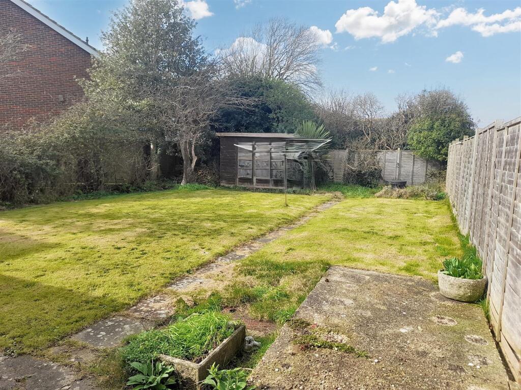 Rear garden 4 new.jpg