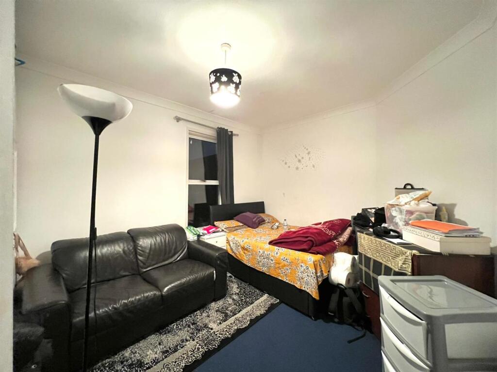 WhatsApp Image 2025-11-27 at 18.02.55.jpeg