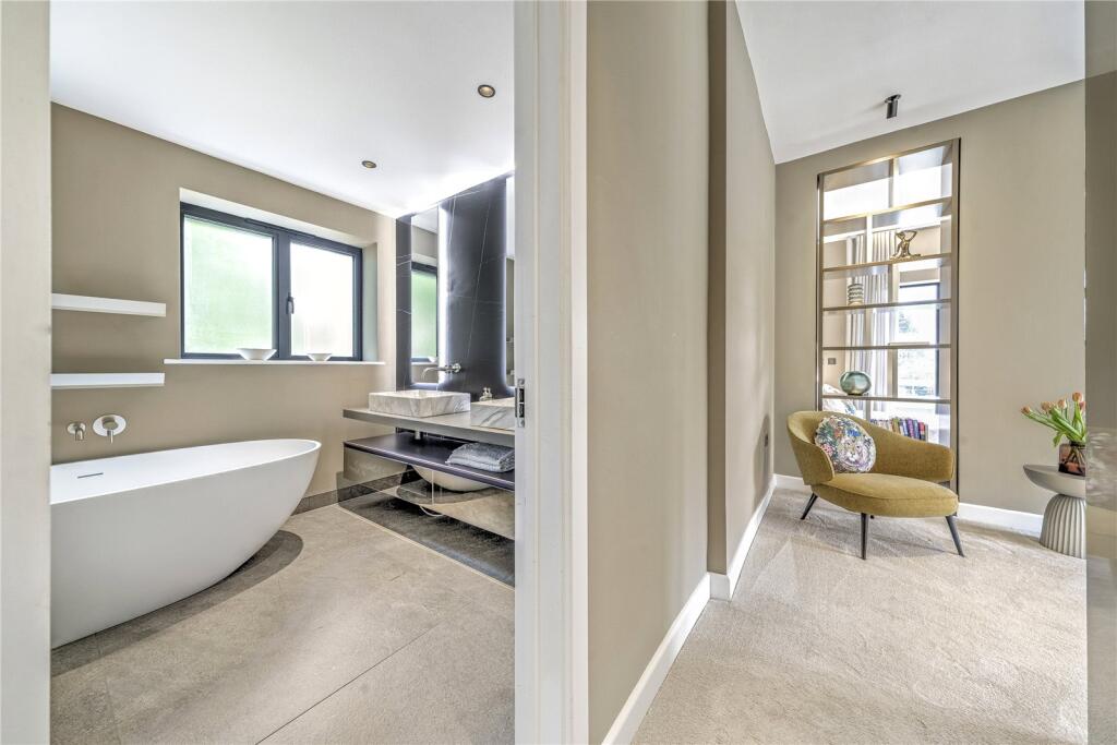 Bedroom/ Ensuite