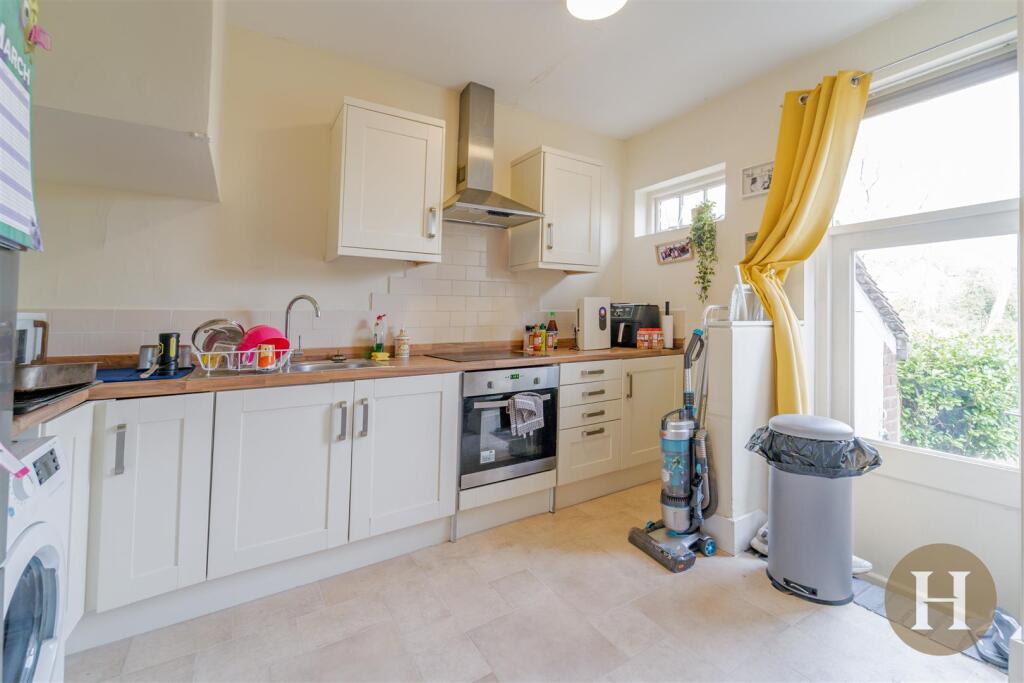 Hadleigh Estate Agents-18.jpg