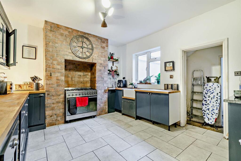 8674123-interior03-800.jpg