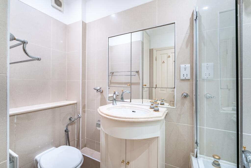 Bedroom Three En-...